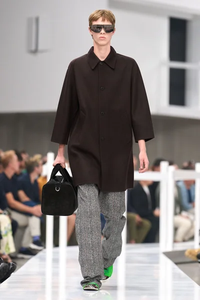Look 43